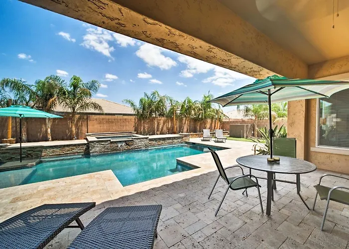 Hot Tub & Putting Green: In Holiday home